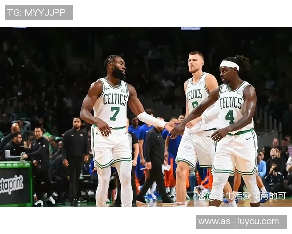 绿军主场对决76人首发阵容揭晓杰伦布朗领衔豪泽科塔普理查德同场竞技 绿军主场对决76人首发阵容揭晓杰伦布朗领衔豪泽科塔普理查德同场竞技