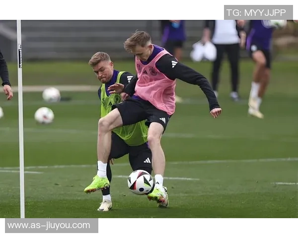 德天空报道施洛特贝克脚部受伤缺席德国队训练或将错过对阵卢森堡比赛 德天空报道施洛特贝克脚部受伤缺席德国队训练或将错过对阵卢森堡比赛