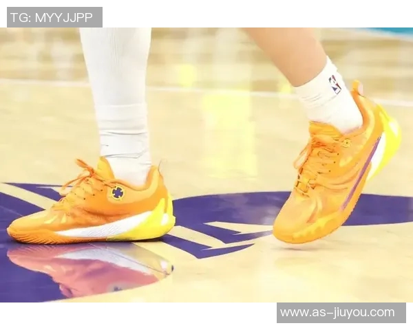 里夫斯绝杀球场宣传新款AR3日落配色球鞋将于11月1日正式上市 里夫斯绝杀球场宣传新款AR3日落配色球鞋将于11月1日正式上市